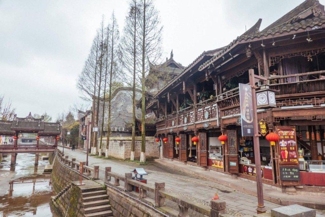 迪丽热巴1664全球品牌